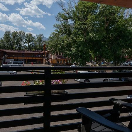Bayshore Inn & Spa Waterton Park Luaran gambar