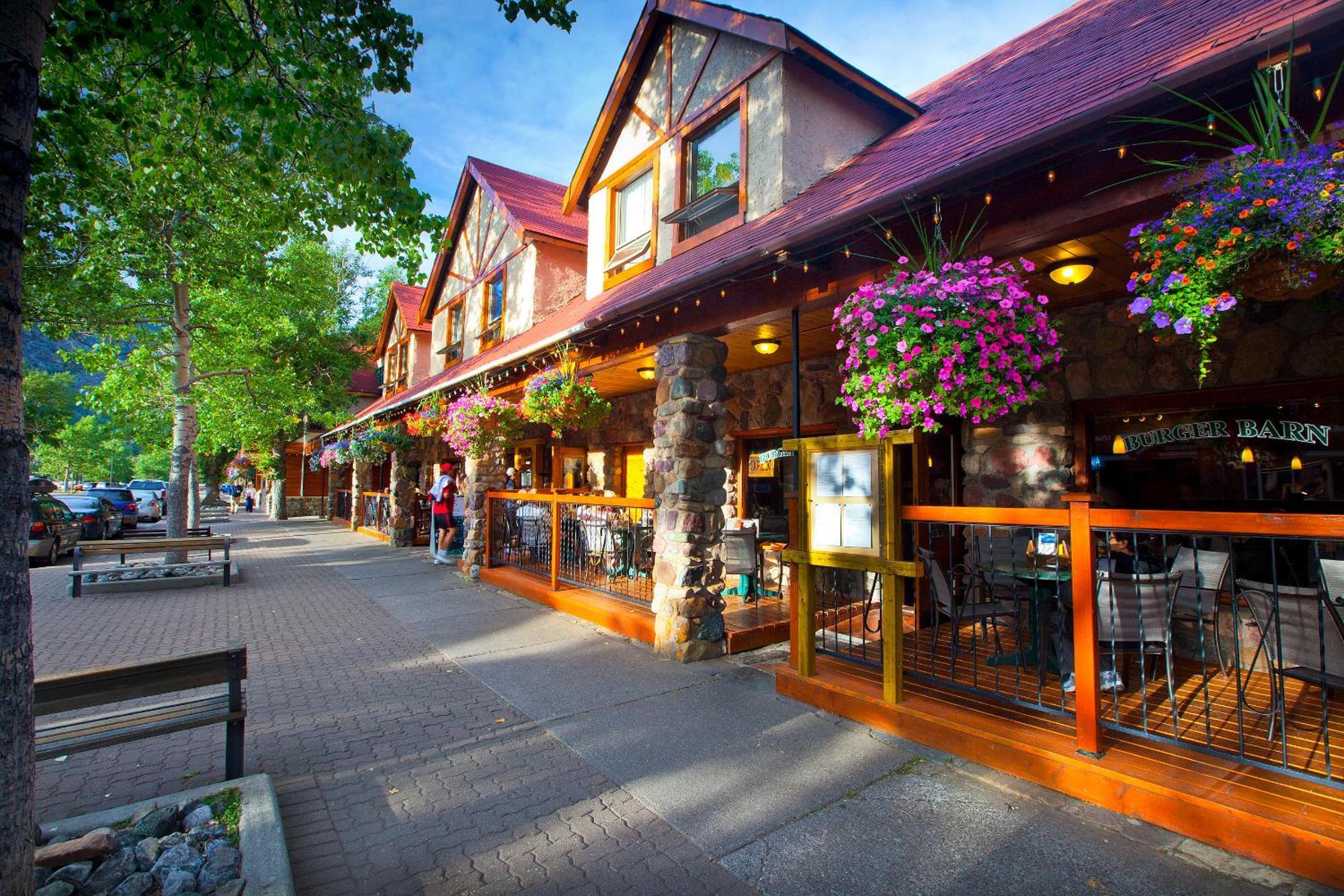 Bayshore Inn & Spa Waterton Park Luaran gambar