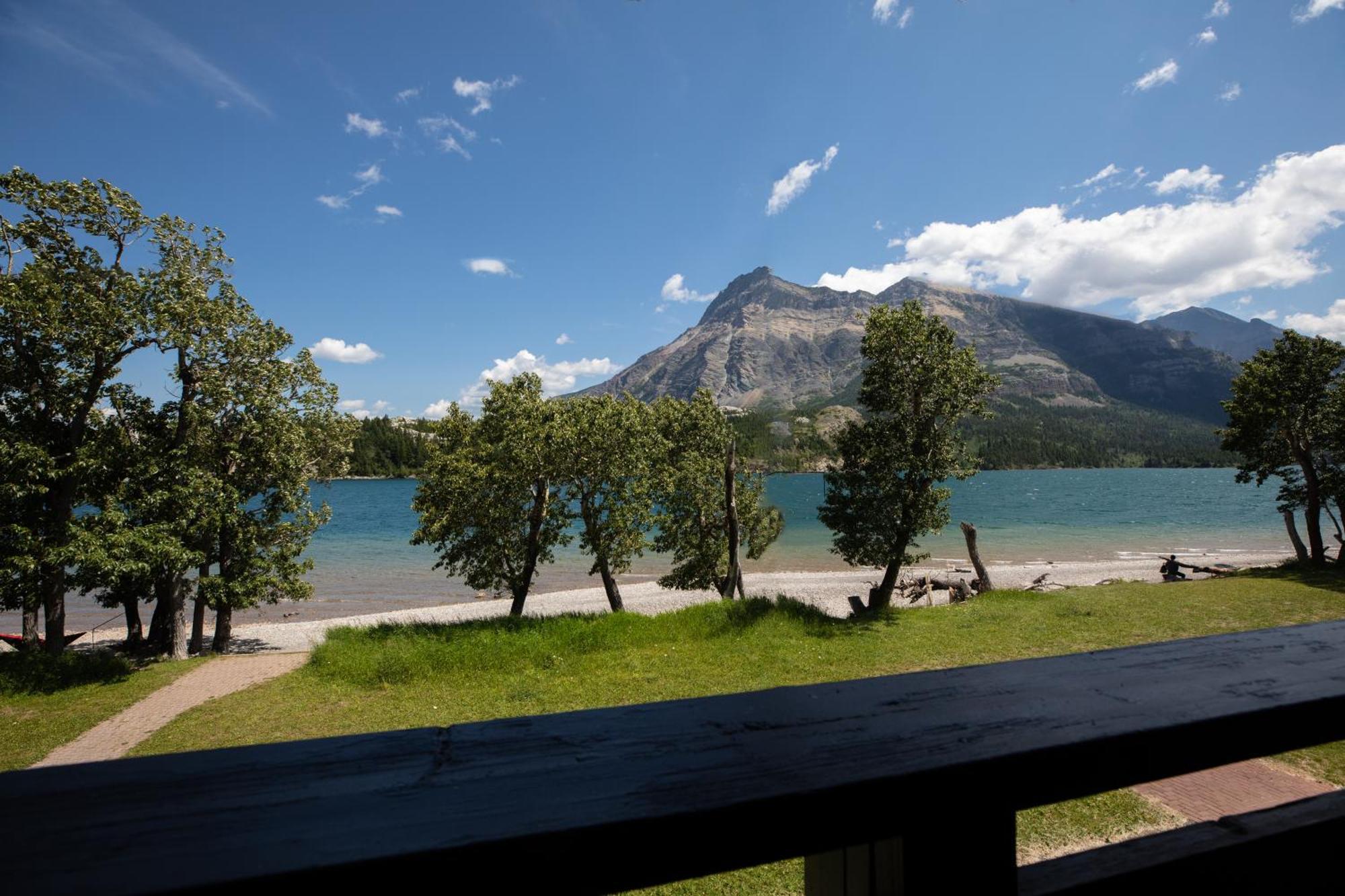 Bayshore Inn & Spa Waterton Park Luaran gambar
