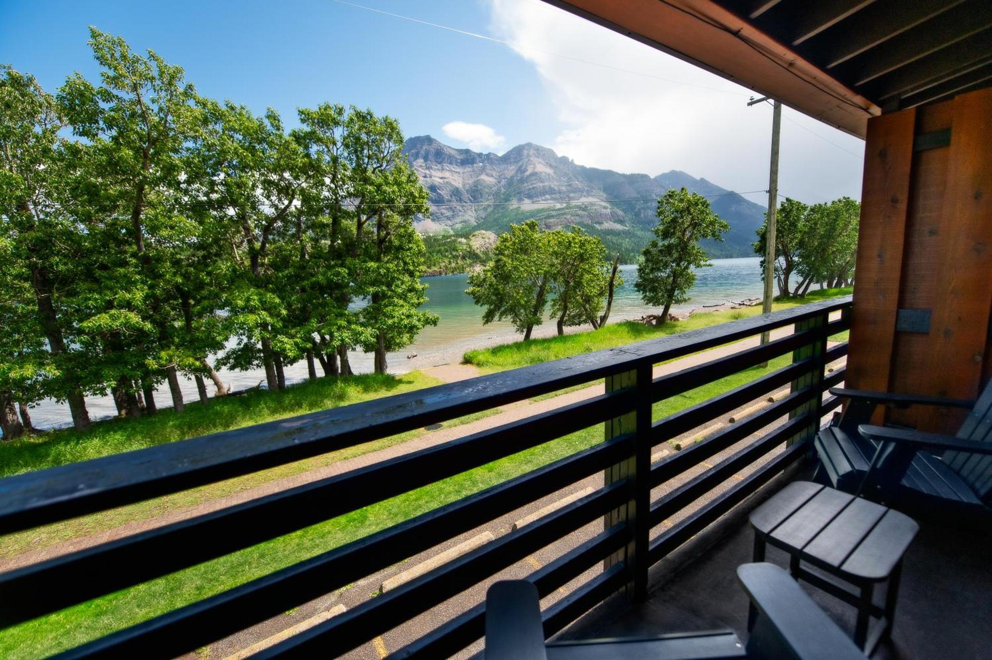 Bayshore Inn & Spa Waterton Park Luaran gambar